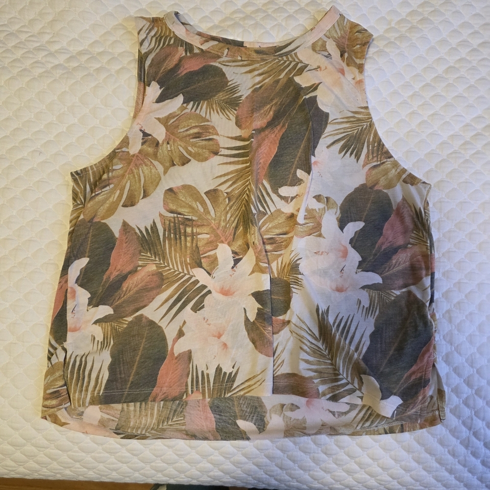 Old Navy Active Tropical Print Top